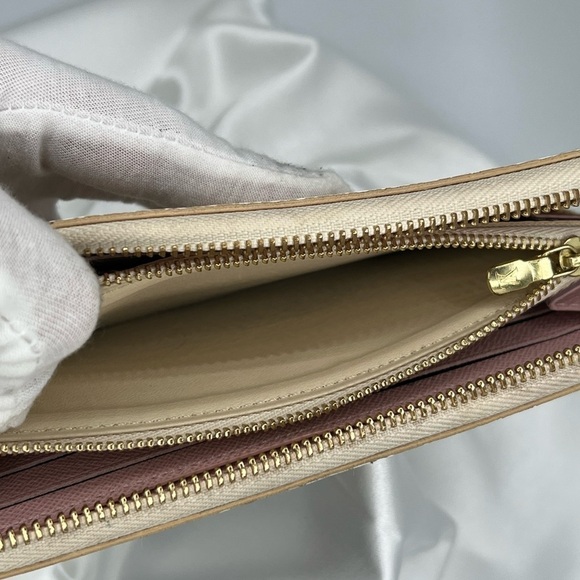 STEAL OF THE WEEK: LOUIS VUITTON Damier Azur Portefeiulle Clemence Wallet - Picture 13 of 14